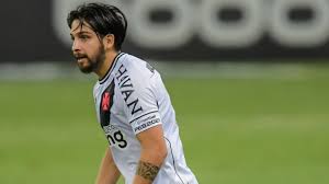 Lançamento longo pelo alto para entrada da área, castán ganha na casquinha, léo matos domina sozinho na marca penal e finaliza de canhota para fazer 2x1. Sportbuzz Escalacao Do Vasco Complicou Sa Pinto Benitez Sente Lesao E Pode Ser Desfalque Contra O Santos
