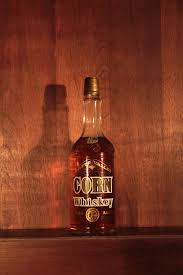 Platte Valley Linda Garrafa Americana Com Whisky De Milho Garrafas Whisky Cristais