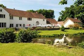 63 % des habitants sont propriétaires et ils gagnent en moyenne 3 110 euros par mois. Formule Domaine Romantique 77