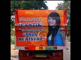 Sudah seperti judul ftv nih otolovers. Video Unik Aneka Tulisan Bak Truk Lucu Youtube