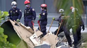 Florida condo collapse leaves close to 100 people unaccounted for, say police. 43oyn Sts8ctim