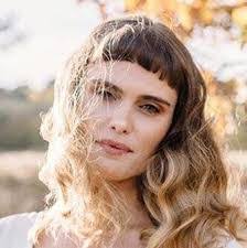 Jacqueline Kahn's Instagram, Twitter & Facebook