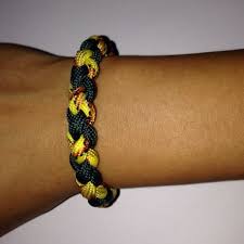 Maybe you would like to learn more about one of these? Braided Spiral Paracord Bracelet Blackish Green Yellow Camo Hobbies Toys Stationery Craft Handmade Craft On Carousell