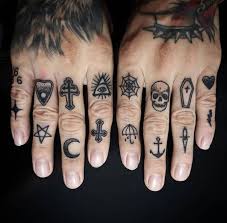 Tikari Tikari Tattoo Vorlagen Und Tattoos Men Finger Tattoos Knuckle Tattoos Tattoos