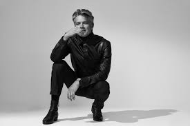 Sheila and joel are married real estate agents in santa clarita, california. Timothy Olyphant S Moment Is Now Then And Always Gq