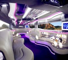 Renesmee Atteint Enfin C Est 7 Ans Et Jacob Lui Son Impregnation Cont Fantastique Fantastique Amreading Bo In 2020 Limousine Interior Hummer Limo Limousine Car