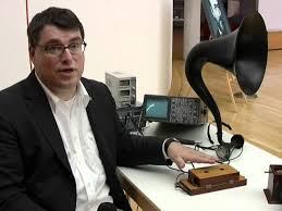 Seitdem ist das gerät zum unverzichtbaren kommunikationsinstrument geworden. Der Beginn Einer Grossen Erfindung 150 Jahre Philipp Reis Telefon Youtube