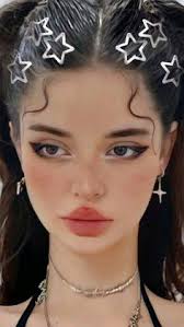 Selena Tran (selenatrann)