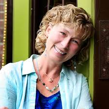 Jaye Bell's Instagram, Twitter & Facebook