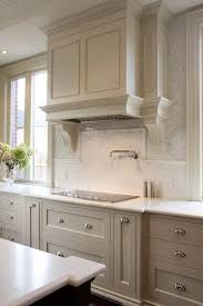 Paint your kitchen cabinets antique white for a look that is timeless, classic and understated. 20 Beliebtesten Farbideen Fur Kuchenschranke Trends Fur 2019 Beige Kitchen Beautiful Kitchen Cabinets Painted Kitchen Cabinets Colors