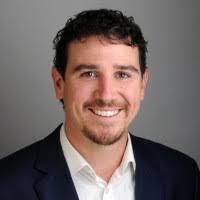 Alexandra Edinger's Instagram, Twitter & Facebook