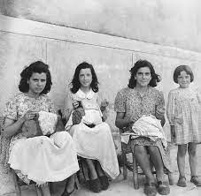 Tre Merlettaie Three Lacemakers Burano 1942 Italian People Italian Heritage Vintage Italy