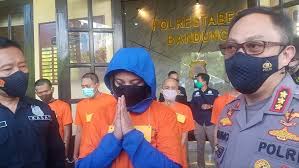 Terbaru dwi sasono, 10 artis yang tertangkap narkoba 2020. Rinada Kembali Berurusan Dengan Polisi Kali Ini Terjerat Narkoba Bagian 1