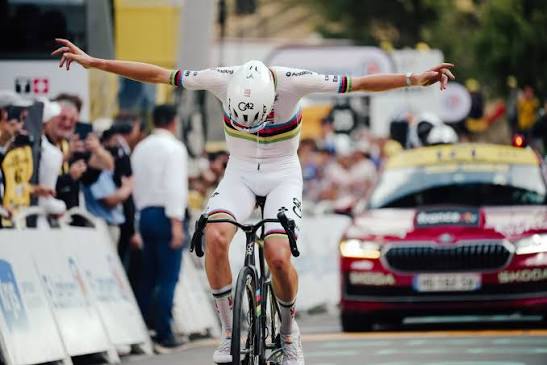 Chúc mừng Tadej Pogačar chiến thắng chặng 6 Tour de France 2026 Anh đã  solo：42.5km Hãy dành sự tán thưởng cho Pogacar! Nhà vô địch thế giới Tadej  Pogacar đã có màn