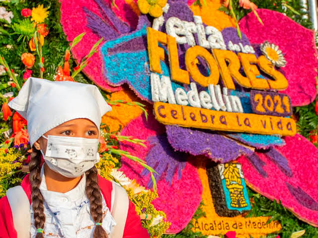 Desfile de Héroes de la Patria en Medellín