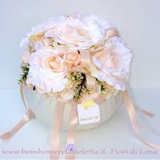 Trova immagini stock hd a tema incredibile farfalla fata di fiori, ortensie e milioni di altre foto, illustrazioni e contenuti vettoriali stock royalty free nella vasta raccolta di shutterstock. Puff In Seta Avorio Con 5 Rose Ed Ortensie Fiori Di Lena Bomboniere La Violetta