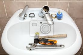 Dann kommt es darauf an, um welche armatur es sich handelt. Wasserhahn Keramik Kartusche Ventil Und Klempner Tools Leinwandbilder Bilder Undicht Installation Schraubenschlussel Myloview De