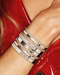 Последние твиты от messika (@messikajewelry). Jewelry That Will Make You Stand Out This Christmas Ultrajewels