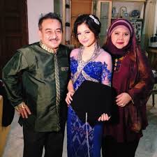 Para selebritis di indonesia pun ikut terkena virus selfie, salah satunya tasya kamila yang tampil cantik dengan berhijab. Jarang Disorot Ini 9 Momen Kedekatan Tasya Kamila Dan Sang Mama