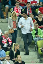 La roja estará en la siguiente ronda de la eurocopa tras ganar a croacia en un partido en el que la roja supo sufrir y, sobre todo, reponerse a todo para lograr estar en los cuartos de final. Shakira Y Su Hermano Tony En El Partido Espana Croacia De La Eurocopa 2012 Eurocopa 2012 Foto En Bekia Actualidad