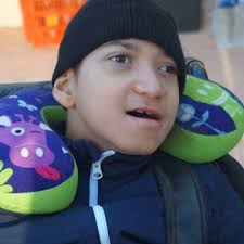 Faire un don à AIDE-DONS NOAH À MARCHER Noah , 9 ans , demeurant à Bourg  Lès Valence, a besoin de votre aide. handicapé moteur par manque d'oxygène  à sa naissance, sa