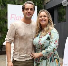 35, born 17 november 1985. Mulher De Rafael Cardoso Rebate Criticas Sobre Corpo Nao Faco Apologia A Magreza Purepeople