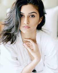 The tv broadcasts, videocon flashback and timex timepass, broadcast on channel v, were straightforward in the early 90's. Javed Jaffrey Daughter Alaviaa Jaffrey Instagram Pics Photos Filmibeat