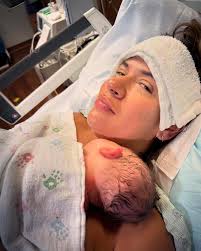 Couple of things I enjoy the most, client selfies and adding dimension to  brunettes. If your really feeling your color and bored, I'd love to see  your selfies! 📸