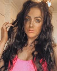 Stacey Badger's Instagram, Twitter & Facebook