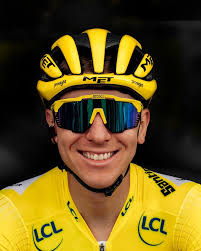 Un homenaje a la estrella del ciclismo @tadejpogacar 🌟🚴‍♀️ MET Manta  ($6,250) MET Trenta 3K Carbon ($6,850) Máximo rendimiento, ligereza y  aerodinámica en un solo casco. Diseñado para los ciclistas más exigentes,
