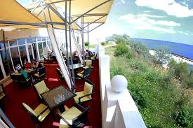 This is appropriate for a beach/seaside, family vacation. Hotel Capitol Jupiter Restaurant Piscina Terasa Loc De Joaca