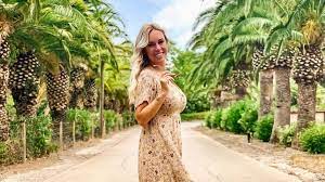 Die influencerin ist an gebärmutterhalskrebs erkrankt, musste sich mehreren operationen unterziehen. Julia Holz Promiflash De