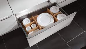 Diese scharniere schließen den schrank automatisch, schon nach einer leichten bewegung aus dem handgelenk. Unser Stauraumwunder Nobilia Kuchen