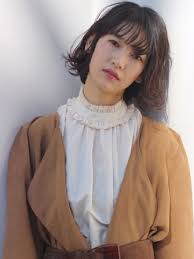 最新 佐藤栞里の髪型から学ぶ 伸ばしかけボブの楽しみ方 ヘアアレンジ大特集 bangs バングス 伸ばしかけ ボブ ショート 芸能人 ボブ