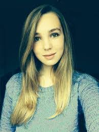 Emily Laing's Instagram, Twitter & Facebook