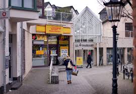Die feuerwehr ratingen wurde um 14:00 zu einer rauchentwicklung aus einem haus auf dem cüppersweg alarmiert. Aus Fur Netto Filiale In Der Ratinger Innenstadt