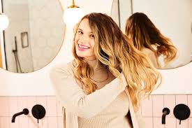 Partial highlights are subtle, so if you are looking for a little change they are the ones for you, and can be only around the hair strands around your face or distributed throughout the whole head. Partial Highlights Vs Full Highlights Everything You Need To Know
