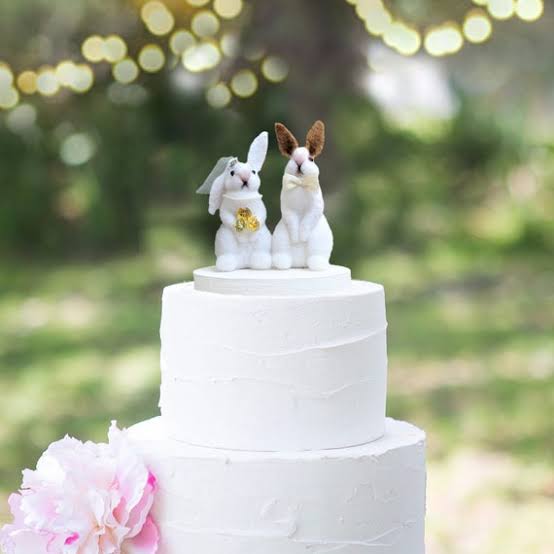 Wedding Cake Topper Love Bunnies Animal Cake Topper Rustic Wedding Woodland Cake Topper Bride and Groom Love Bunny Rabbit Cake Topper