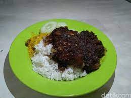 Nagih 5 Nasi Bebek Madura Dengan Bumbu Hitam Yang Pedas Nyengat