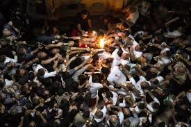 Check spelling or type a new query. Lumina SfantÄ Care AnunÈÄ Miracolul Invierii Mantuitorului Va Fi ImpÄrÈitÄ In Biserica Sfantului Mormant Libertatea