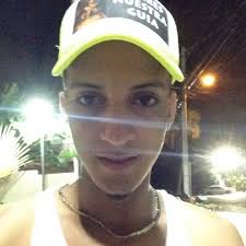 Larry Peña (@LarryPirry)