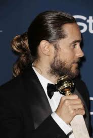 How to achieve these men's long h. Men S Hair Forum Pictures Of Jared Leto Man Bun Hairstyle At Golden Globe Awards 2014
