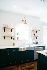 Fixer Upper Season 3 Episode 12 The 3 Little Pigs House Fixer Upper Kitchen Pig House Kitchen Design