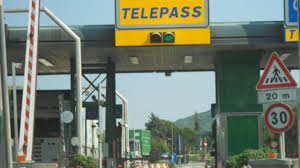 Addio al grigio e al giallo, la nuova veste sarà in total black e avrà una struttura tre volte più sottile del precedente modello, un formato che si può definire tascabile. Telepass Consigli Utili Per Cambiare Il Conto Corrente