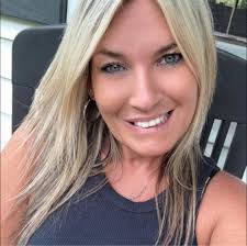 Why does my Hummer car start and then die with the battery light on?