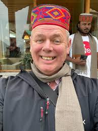 You cannot help but smile at this photo of Sid James 👑