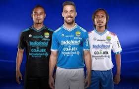 Persatuan sepakbola indonesia bandung genellikle persib bandung veya kısaca olarak anılır persib , bandung , west java bölgesindeki endonezyalı bir profesyonel futbol kulübüdür ve en üst kademe olan liga 1 'da yarışır endonezya futbolu. Persib Bandung 2018 19 Dream League Soccer Kits Logo Soccer Kits Soccer League