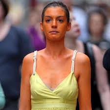 How To Apply Self Tanner Without Streaks Or Blotches Glamour