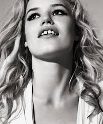 gap teeth-georgia jagger