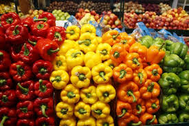 I peperoni fanno parte della famiglia dei pomodori e delle la dimensione è un ulteriore fattore che diversifica le varietà: I Peperoni Dolci Tipici Italiani